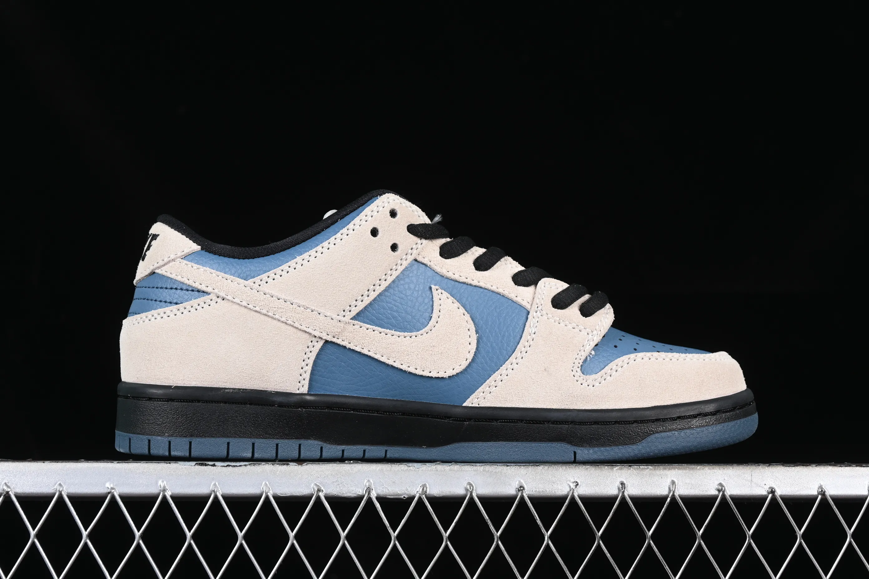 All categories Nk SB Dunk series Nk SB Dunk Low low-top sneakers Nk Dunk Low SB Pro Blue and white dunk series low-top casual sports skateboard shoes BQ6817-200